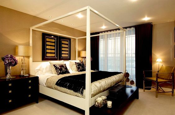 15 Black And Gold Bedroom Ideas - Black And Gold Hollywood Glam Bedroom